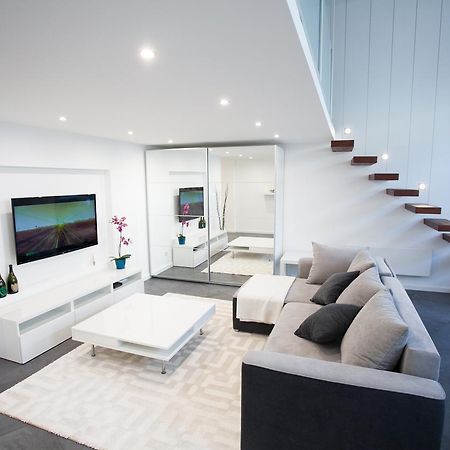 Appartamento Stylish Loft With Balcony Budapest Esterno foto