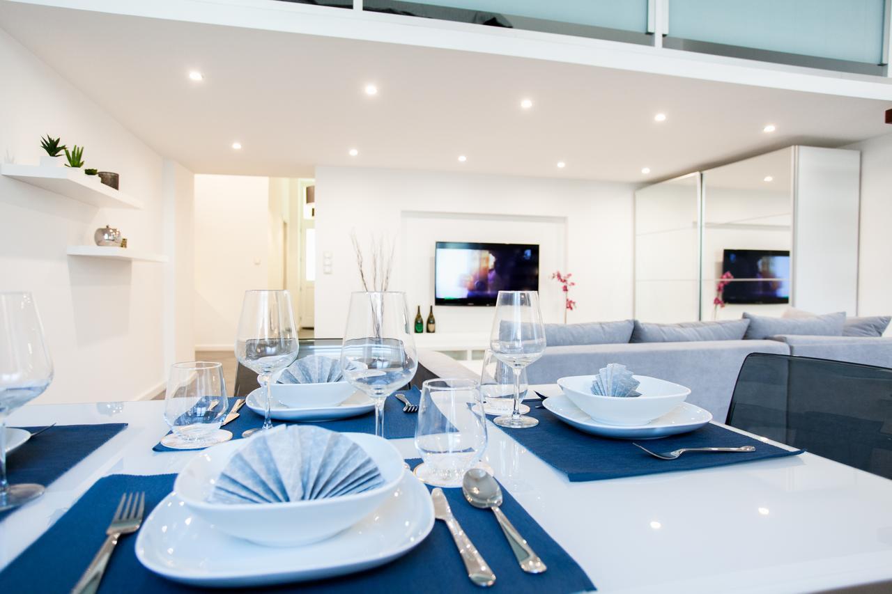 Appartamento Stylish Loft With Balcony Budapest Esterno foto