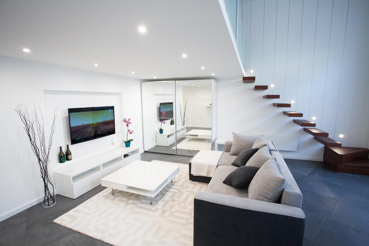 Appartamento Stylish Loft With Balcony Budapest Esterno foto
