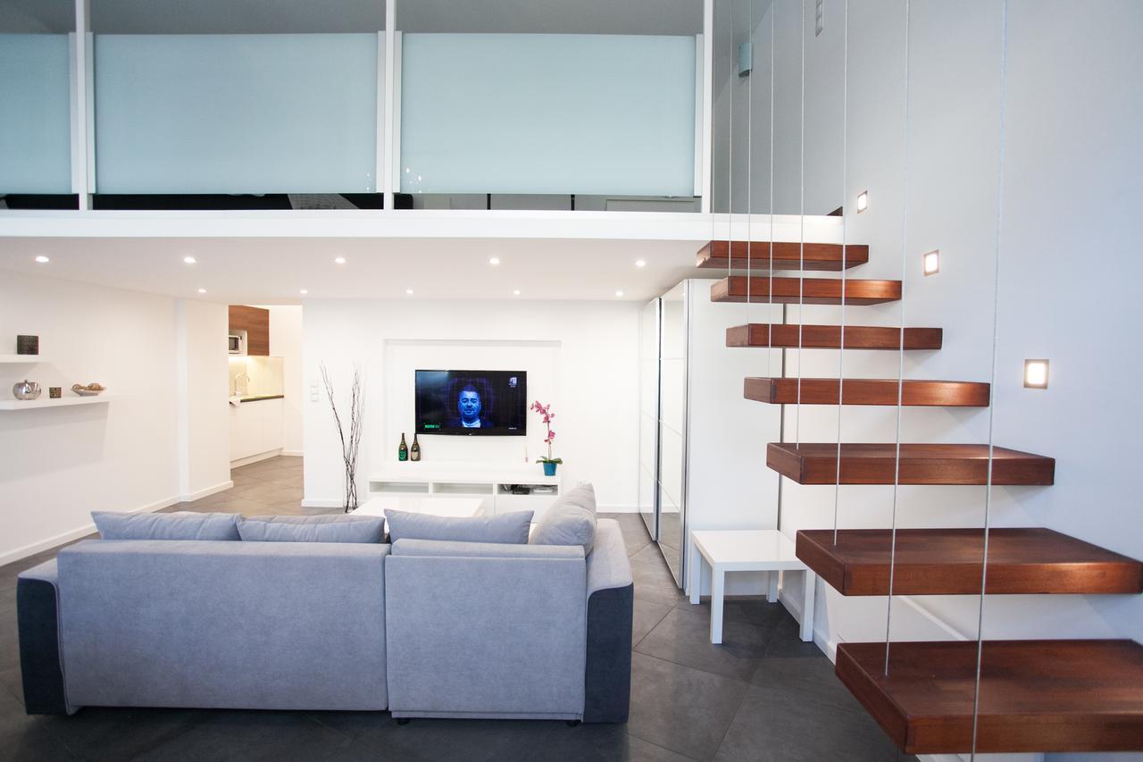 Appartamento Stylish Loft With Balcony Budapest Esterno foto