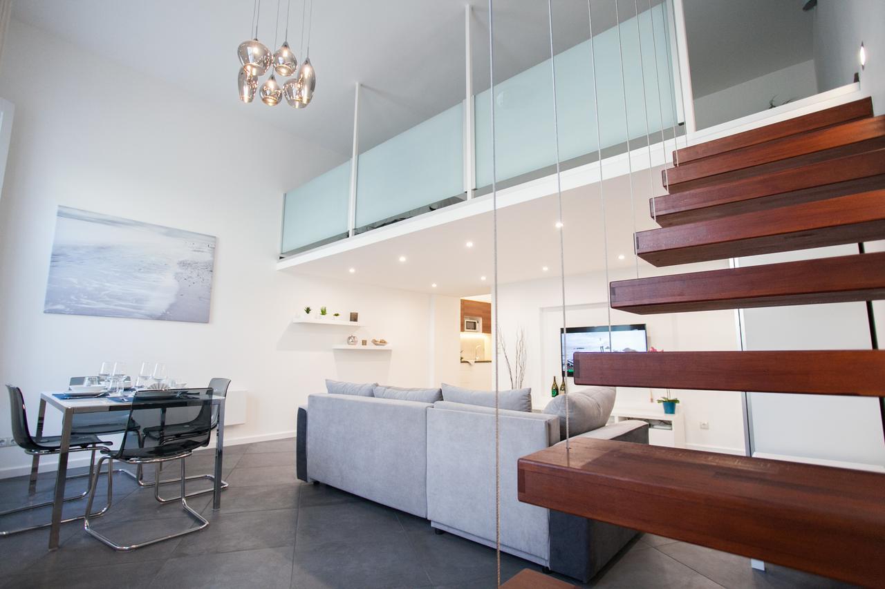 Appartamento Stylish Loft With Balcony Budapest Esterno foto