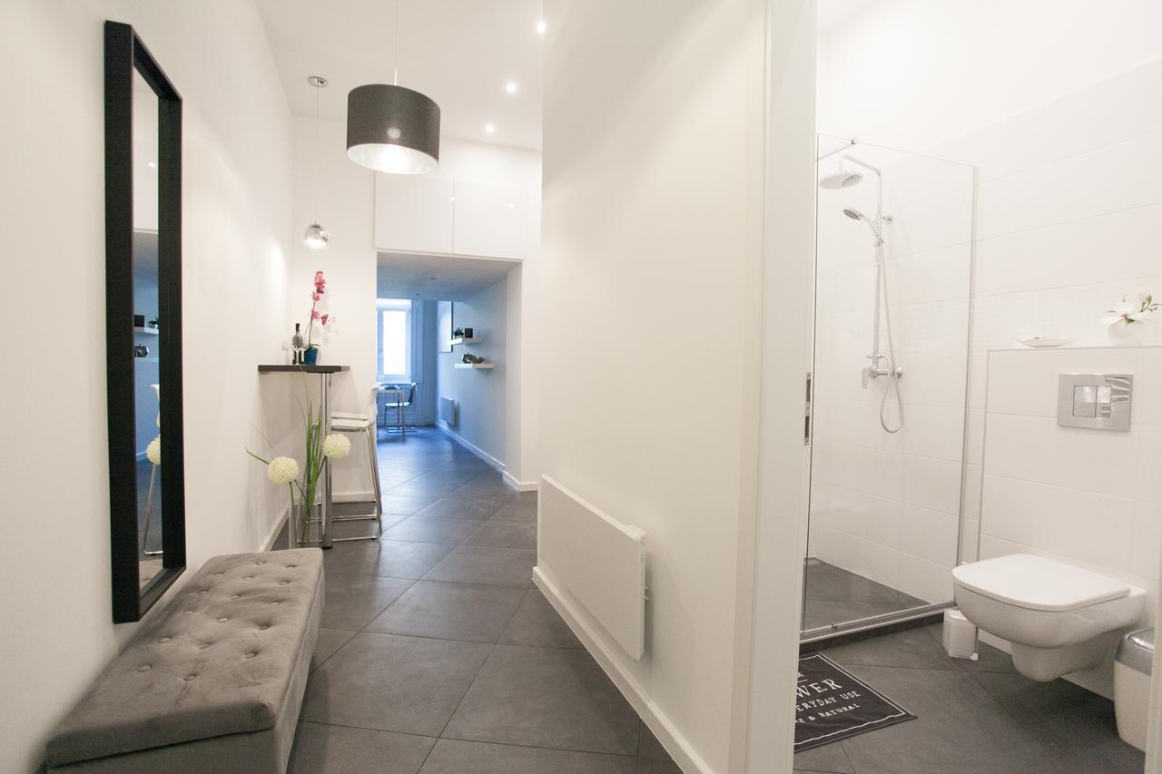 Appartamento Stylish Loft With Balcony Budapest Esterno foto