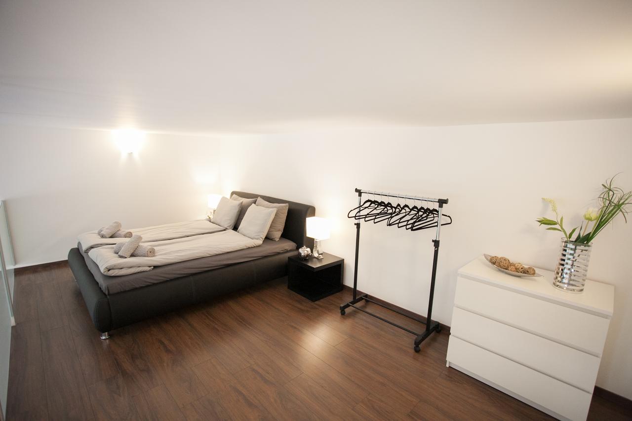 Appartamento Stylish Loft With Balcony Budapest Esterno foto