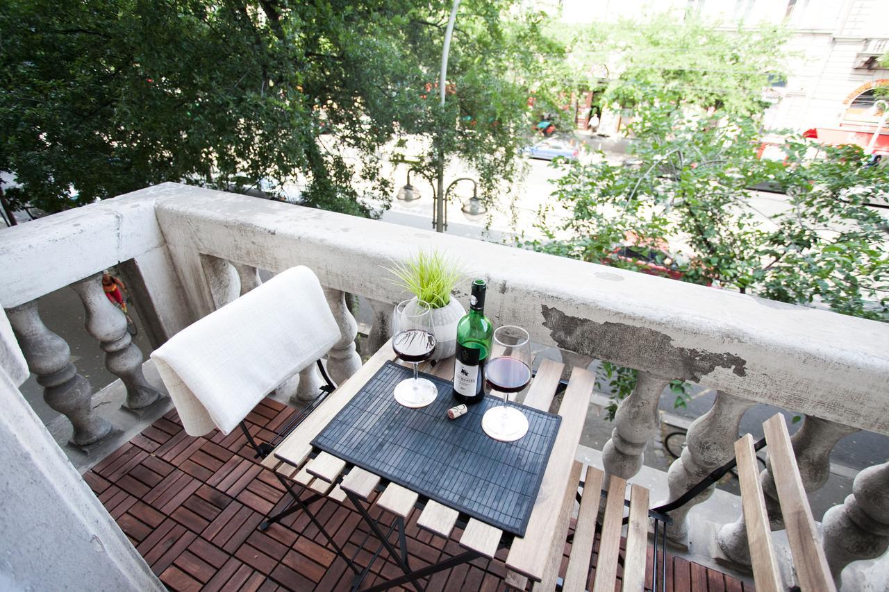 Appartamento Stylish Loft With Balcony Budapest Esterno foto